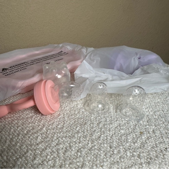 Baby Breastmilk Popsicle Molds & Fruit Feeder (2 Pack), Baby Pink/Purple NEW - Picture 2 of 11
